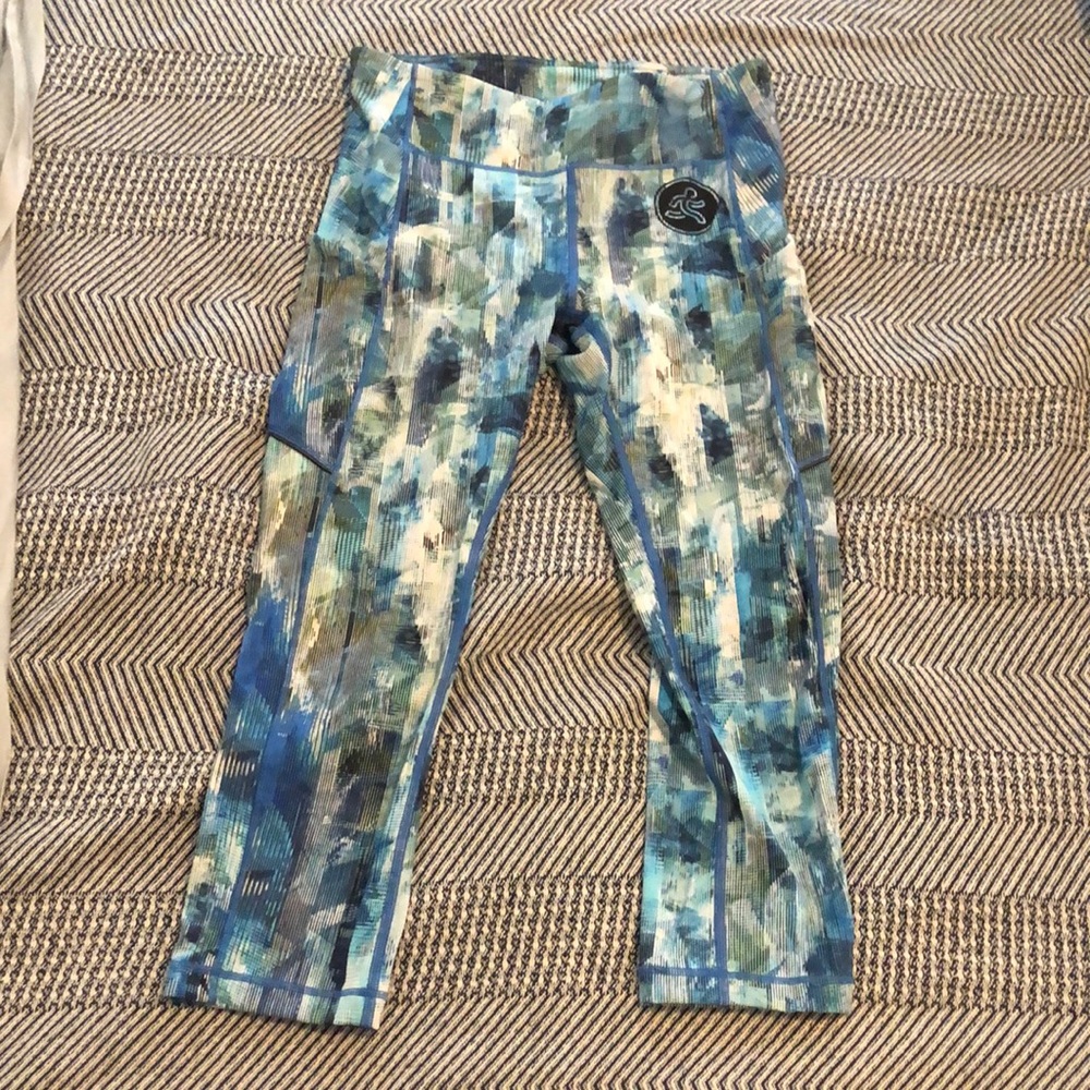 Lululemon size 6 running/workout Leggings